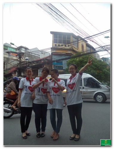 Street food walking tour Hanoi